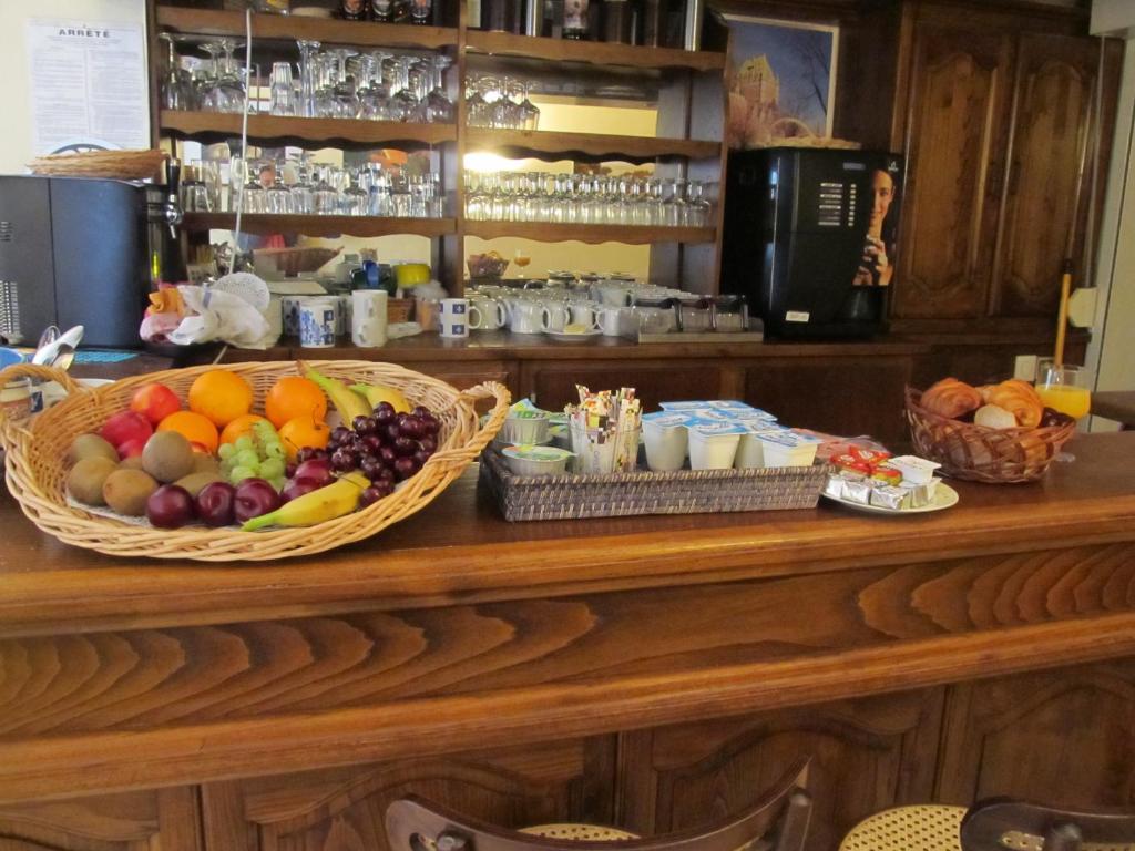 Hotel La Quebecoise Dinan Ngoại thất bức ảnh